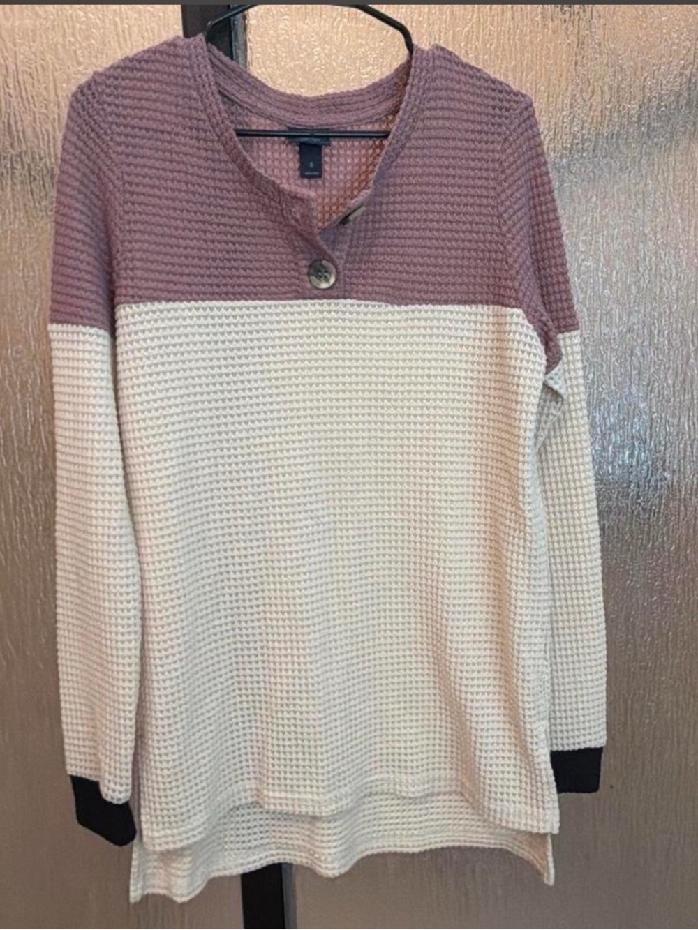 Daytrip Two-Tone Waffle Scoop Sweater in Mauve and Cream with Black Cuffs